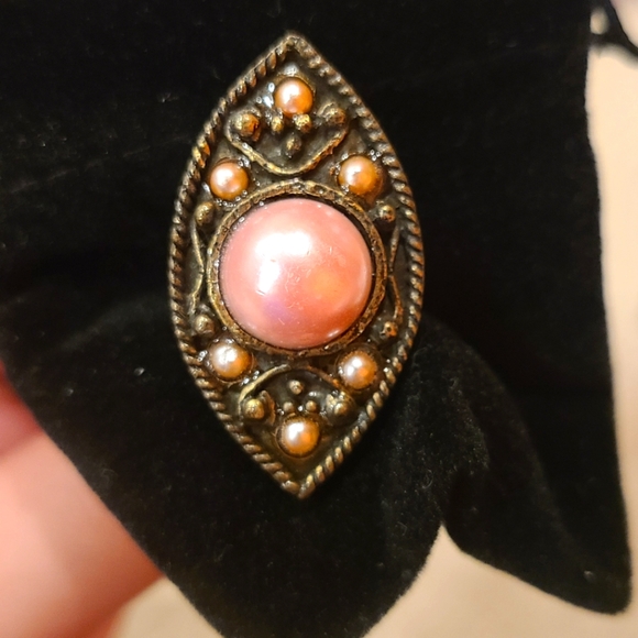 Pink stone ring - Picture 1 of 2